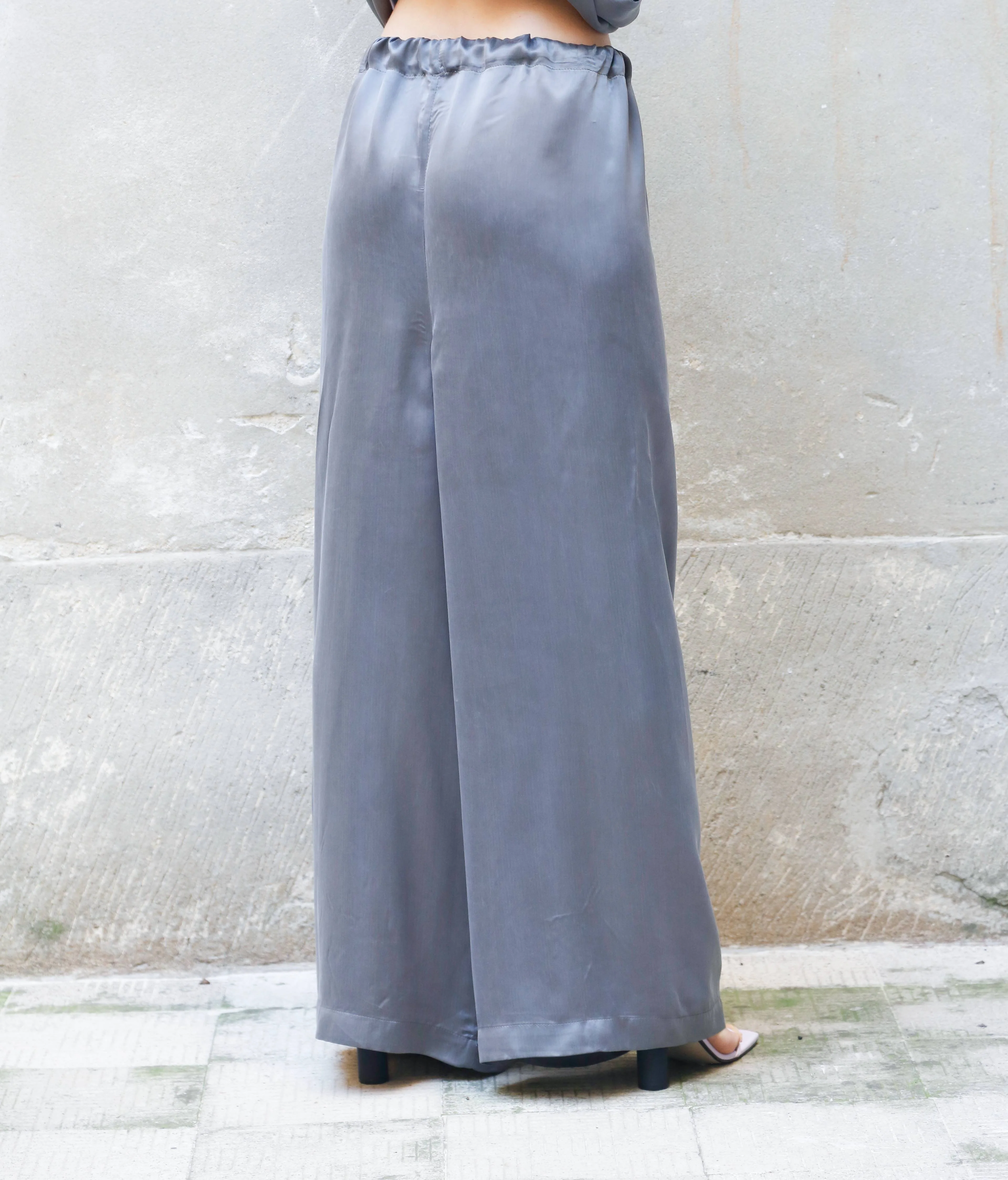 Low Waist Wide Leg Pants in Bemberg - Image 5