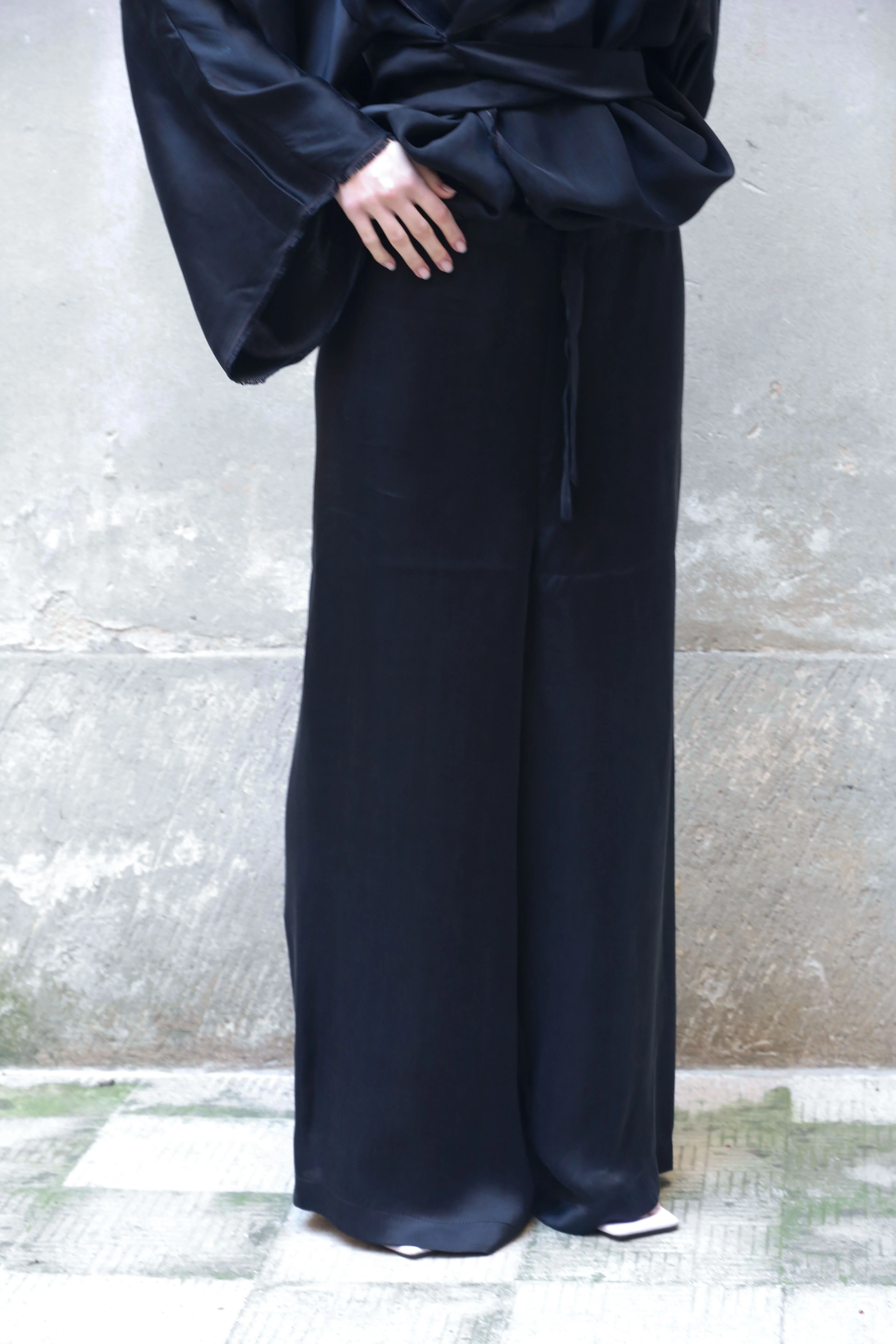 Low Waist Wide Leg Pants in Bemberg - Image 6