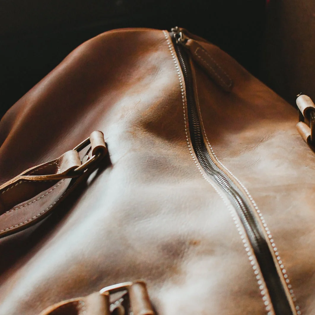 The Dagny Large Leather Weekender Bag - Image 18