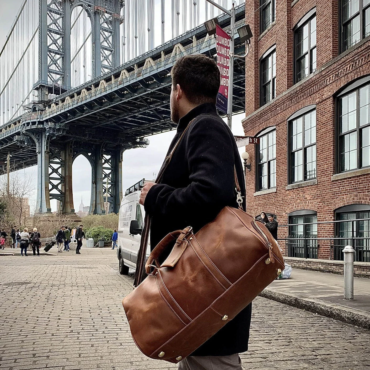 The Dagny Large Leather Weekender Bag - Image 3